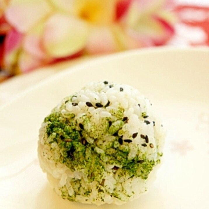 コロコロ 青のり 胡麻おにぎり レシピ 作り方 By ホヌ Honu 楽天レシピ コロコロ 青のり 胡麻おにぎり レシピ 作り方 By ホヌ Honu 楽天レシピ